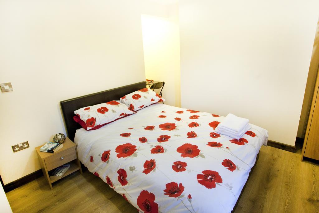 Victoria Centre Apartments In The Victoria Centre Shopping Centre - Nottingham City Centre - 24 Hour Access - Most Central Location, Kitchen - Sunday Check-Out 1Pm - Opposite Hilton By Restaurants & Shops - Outdoor Parking Cars Or Vans Five Pounds A Szoba fotó