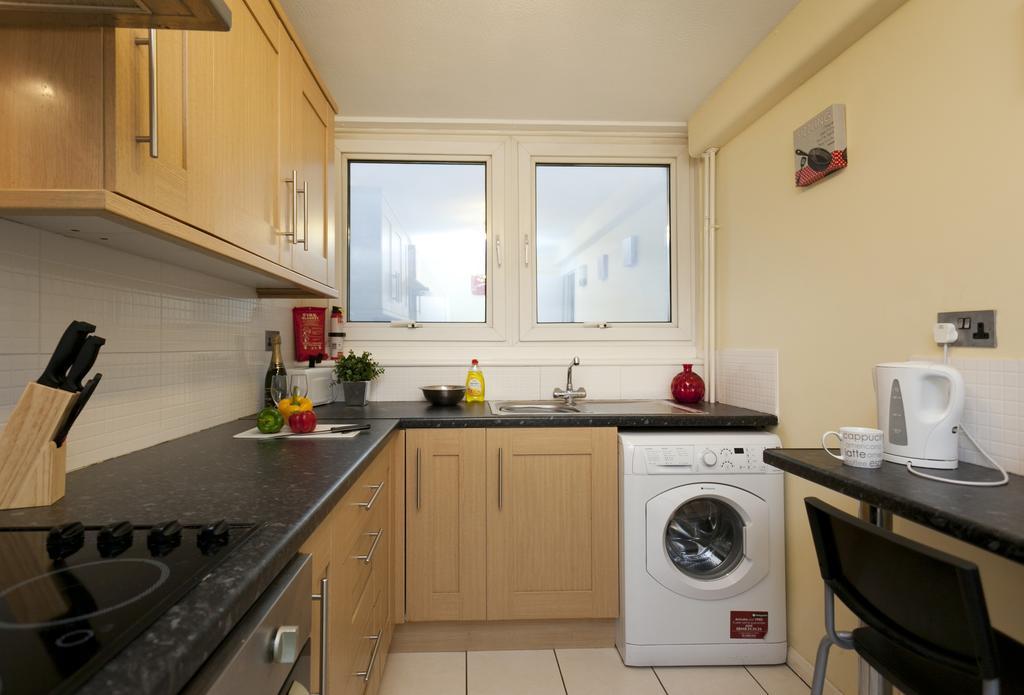 Victoria Centre Apartments In The Victoria Centre Shopping Centre - Nottingham City Centre - 24 Hour Access - Most Central Location, Kitchen - Sunday Check-Out 1Pm - Opposite Hilton By Restaurants & Shops - Outdoor Parking Cars Or Vans Five Pounds A Kültér fotó
