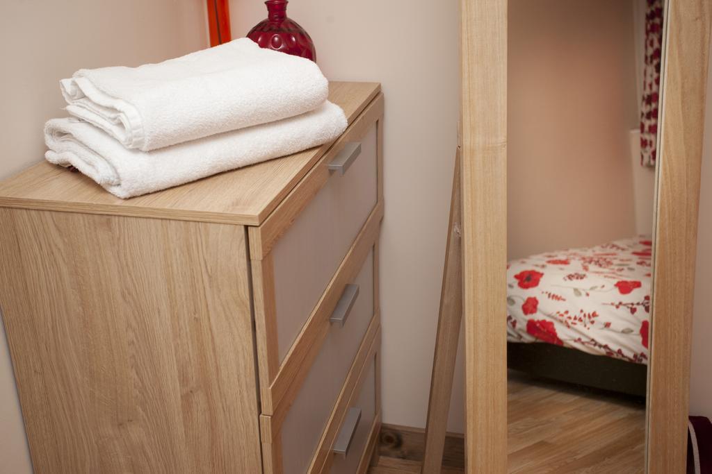 Victoria Centre Apartments In The Victoria Centre Shopping Centre - Nottingham City Centre - 24 Hour Access - Most Central Location, Kitchen - Sunday Check-Out 1Pm - Opposite Hilton By Restaurants & Shops - Outdoor Parking Cars Or Vans Five Pounds A Kültér fotó