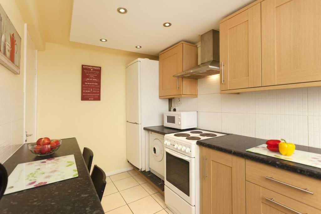 Victoria Centre Apartments In The Victoria Centre Shopping Centre - Nottingham City Centre - 24 Hour Access - Most Central Location, Kitchen - Sunday Check-Out 1Pm - Opposite Hilton By Restaurants & Shops - Outdoor Parking Cars Or Vans Five Pounds A Kültér fotó