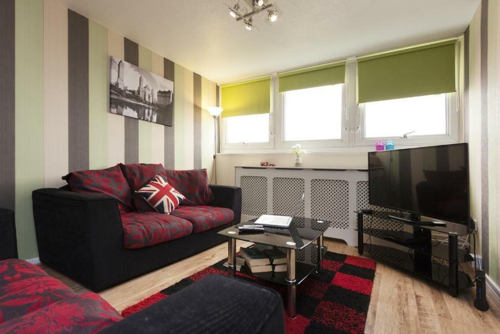 Victoria Centre Apartments In The Victoria Centre Shopping Centre - Nottingham City Centre - 24 Hour Access - Most Central Location, Kitchen - Sunday Check-Out 1Pm - Opposite Hilton By Restaurants & Shops - Outdoor Parking Cars Or Vans Five Pounds A Kültér fotó